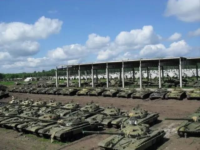 Rusiya tank və zirehli texnika ehtiyatlarını artırır