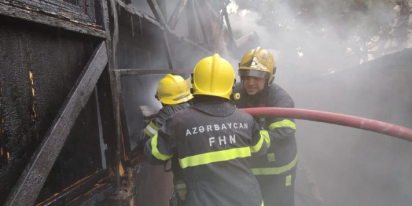 Xırdalanda yaşayış kompleksinin ərazisindəki yanğın söndürülüb