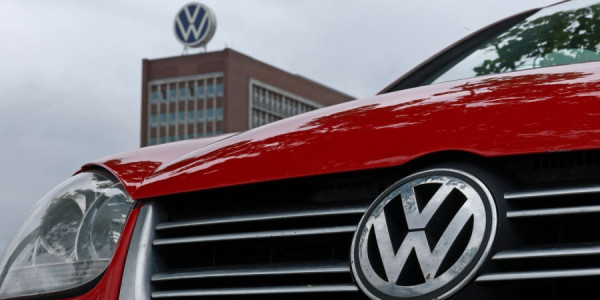 “Volkswagen” 660 min işçinin maaşını 2030-cu ilədək dondurmağı planlaşdırır