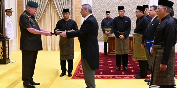 Azərbaycanın Malayziyadakı səfiri etimadnaməsini Krala təqdim edib