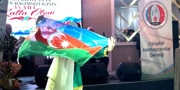 Eskişehirdə 18 Oktyabr - Müstəqilliyin Bərpası Günü qeyd olunub