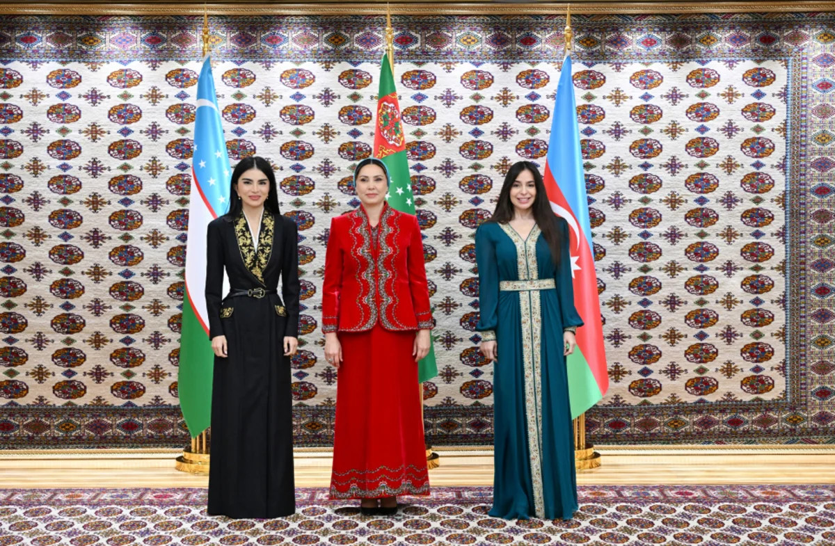 Aşqabadda Leyla Əliyevanın, Oğulcahan Atabayevanın və Saida Mirziyoyevanın üçtərəfli görüşü olub