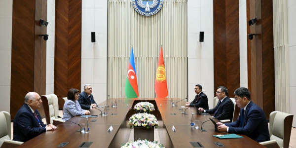 Japarov: Bişkek və Bakı əldə olunmuş razılaşmaları ardıcıl şəkildə həyata keçirməlidir