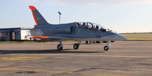 İrəvan Çexiya istehsalı L-39 Skyfox təyyarələrini alır