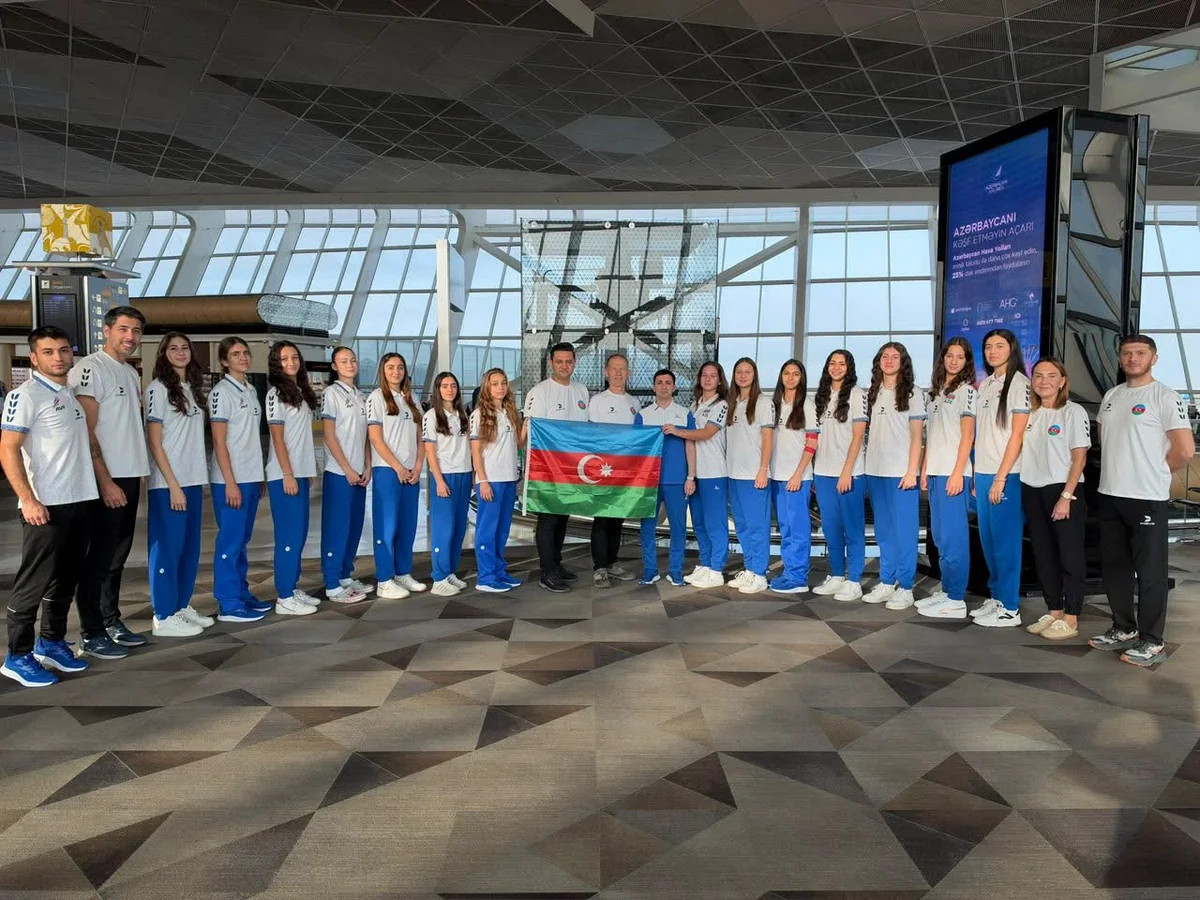 20 yaşadək voleybolçu qızlardan ibarət Azərbaycan millisi Gürcüstana yola düşüb