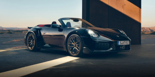 Porsche ənənə ilə texnologiya arasında necə seçim edir?