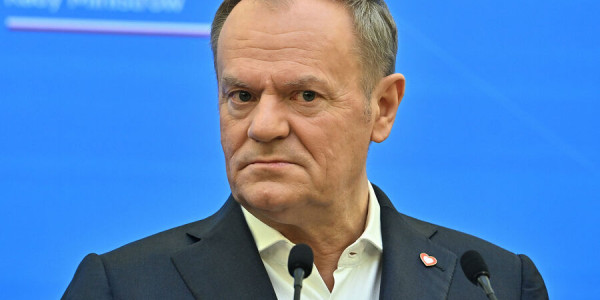 Tusk Ukraynanı Aİ üzvlüyünün təhlükəyə düşəcəyi ilə hədələdi