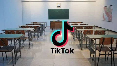 Azərbaycan məktəblərində "TikTok"a giriş məhdudlaşdırılıb