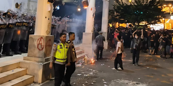 İndoneziyada kütləvi etirazlar başlayıb