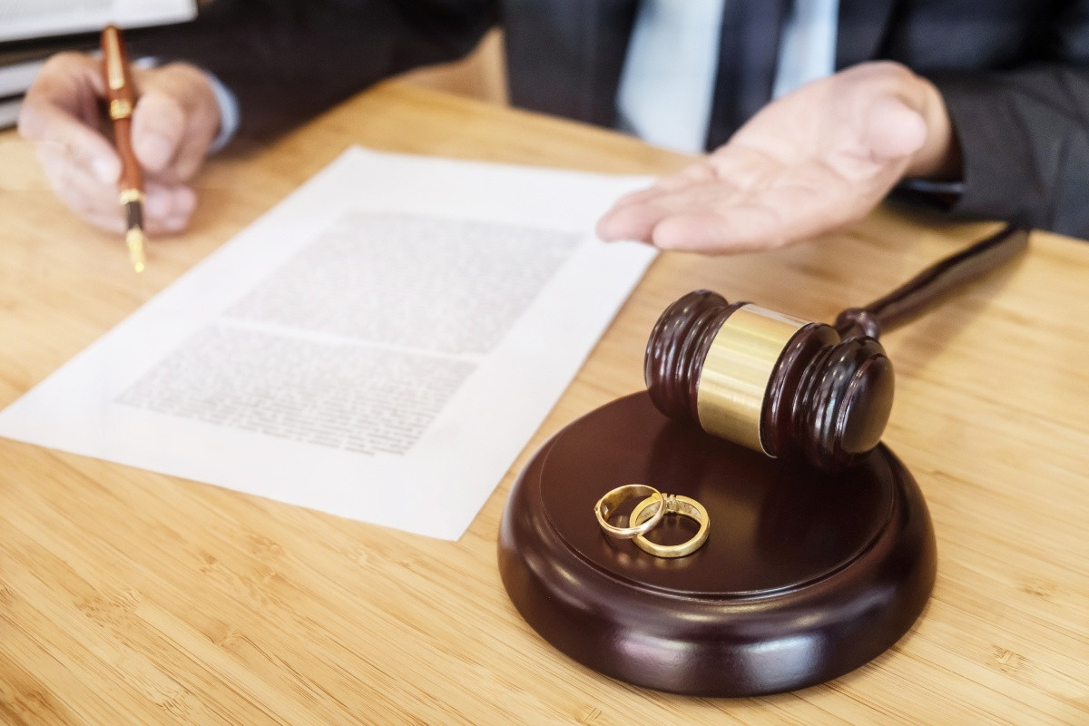 Boşanma sənədləri ilə azadlıq nümayişi: Sosial şəbəkələrdə yeni trend ailə dəyərlərini hədəfə alır?