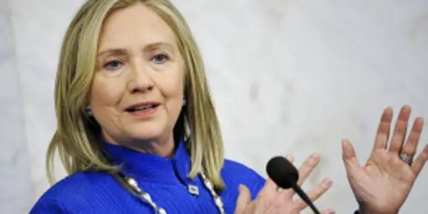 Hillari Klinton: Putin Tramp haqqında kompromata malik ola bilər