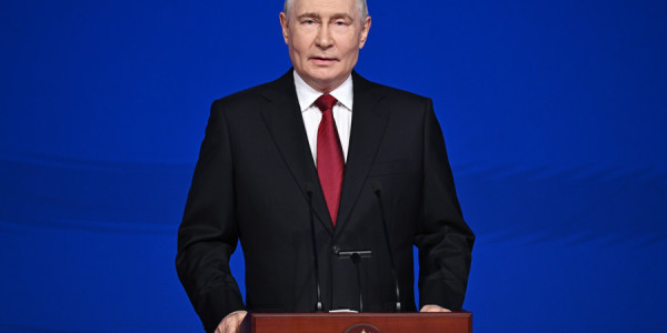Putin Avropanı “siyasi şizofreniya”da ittiham edib