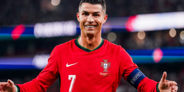 Ronaldunun qazancı 2 milyard dollara çatdı