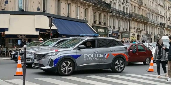 Paris yaxınlığında silahlı hücum: Ölən və yaralananlar var