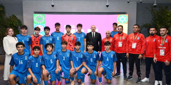 Prezident İlham Əliyev FIFA U-15 dünya çempionatının və festivalının açılış mərasimini izləyib
