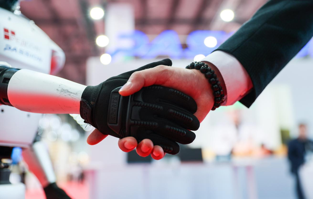 Çində robot 100 metri 8,64 saniyəyə qaçdı