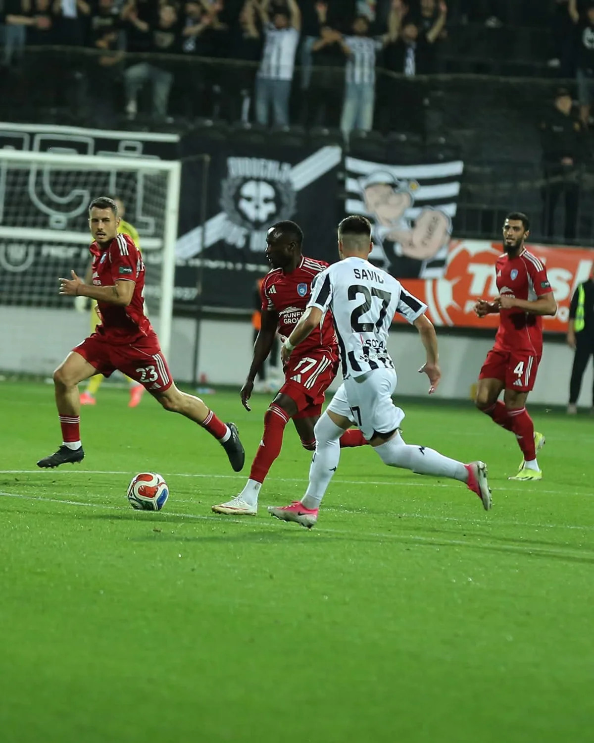 "Neftçi" ev oyunuda "Turan Tovuz"a qalib gələ bilməyib