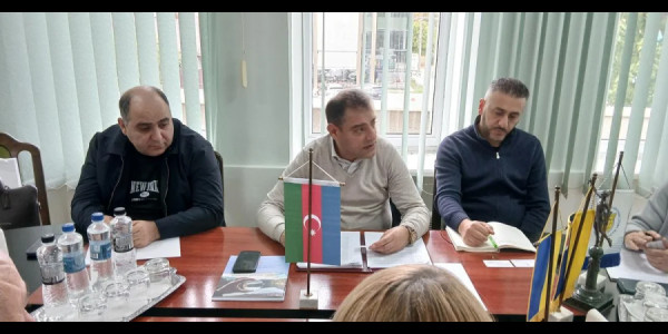 Azərbaycan səfiri Ukraynada ticarət əlaqələrinin genişləndirilməsini müzakirə edib