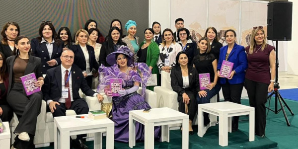 Bakı Ekspo Mərkəzində 12-ci Beynəlxalq Kitab Festivalı çərçivəsində “Xarı-bülbül” antologiyasının təqdimatı keçirilib
