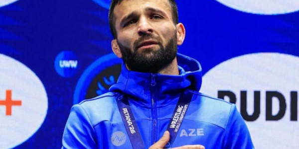 Beşqat dünya çempionu Eldəniz Əzizli: "Himnimiz səslənəndə bütün karyeram gözümün önündən keçdi"