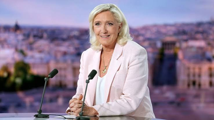Marin Le Pen Fransada prezident seçkilərinə hazırlaşır