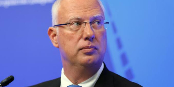 Dmitriyev Zelenskini tənqid edib