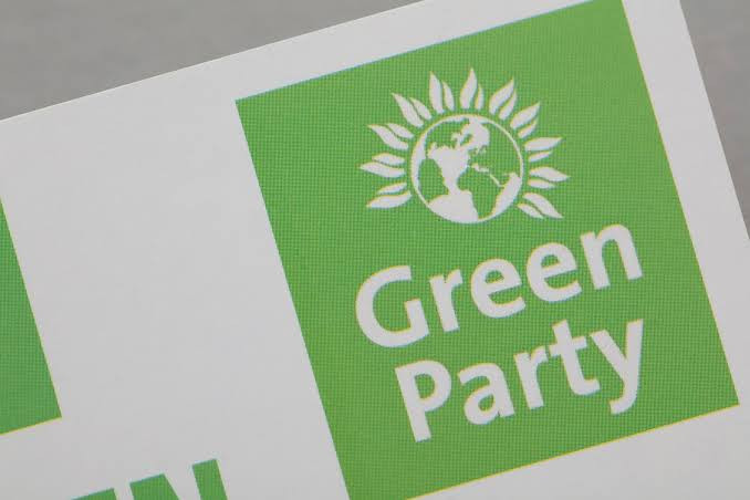 Britaniya Yaşıllar Partiyası irqçilikdə ittiham olunub
