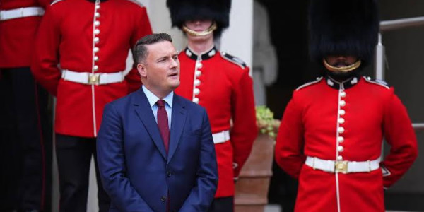 Britaniyaya müharibə xəbərdarlığı: 1000 gün ərzində hazır olmaq lazımdır