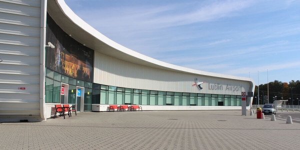 Polşada Lublin hava limanında reyslər gecikir