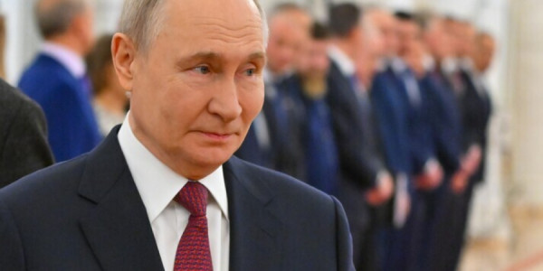 Putin ailələrə dəstək tədbirlərinin genişləndirilməsini tapşırıb