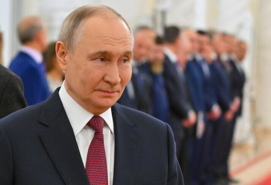 Putin ailələrə dəstək tədbirlərinin genişləndirilməsini tapşırıb