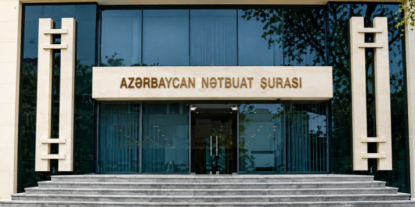 Azərbaycanda jurnalistlərin etik davranış qaydaları dəyişdi