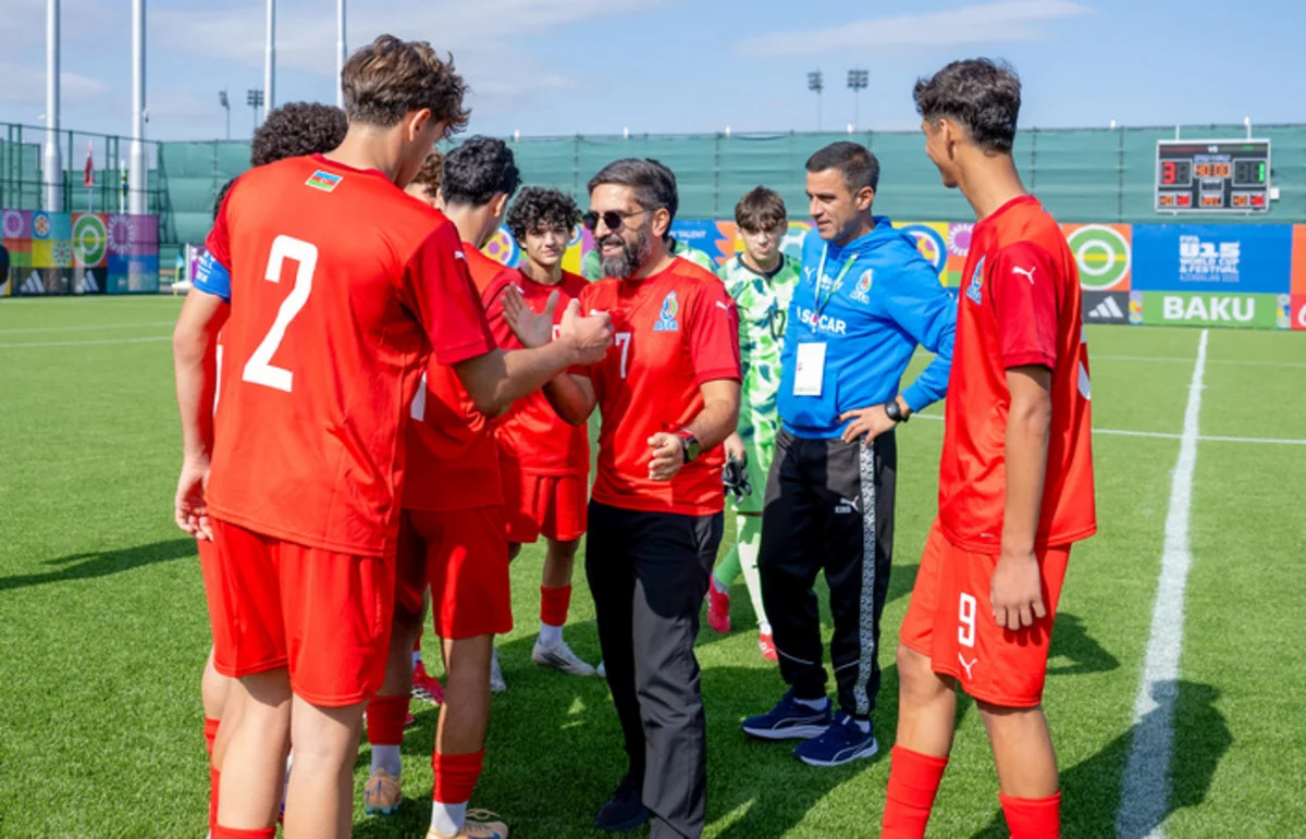 FIFA və AFFA prezidentləri U-15 dünya çempionatının oyunlarına baxıblar