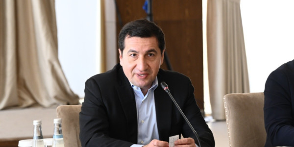 Hikmət Hacıyev: Azərbaycan xalqı erməni cəmiyyətindən üzrxahlıq gözləyir