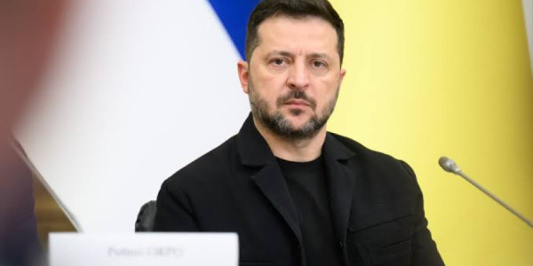 Zelenski şəhərlərin hərtərəfli müdafiəsi ilə bağlı qərarı qüvvəyə mindirib