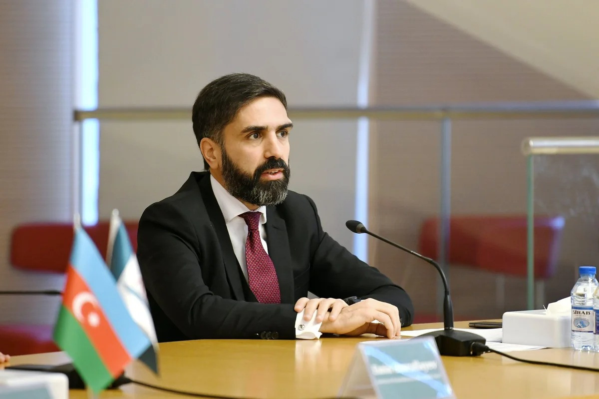 SOCAR prezidenti Everest zirvəsinə qalxıb