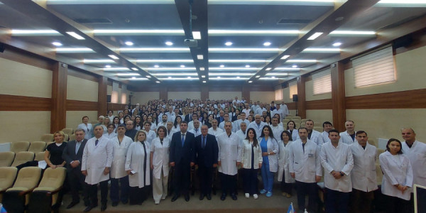 Azərbaycan Respublikası Səhiyyə Nazirliyinin Milli Onkologiya Mərkəzində müşavirə keçirilib