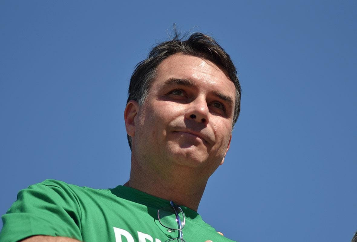 Folha de S.Paulo: Flavio Bolsonaro ABŞ-yə gedib