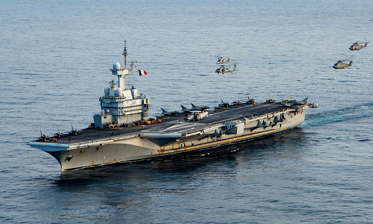 Fransanın təyyarədaşıyan gəmisində lazer silahı sınaqdan keçirilib