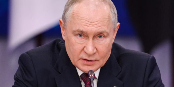 Putin Donbasla bağlı güzəştə getməyəcəyini bildirib