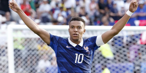 Mbappe Çin xalqından üzr istəyib