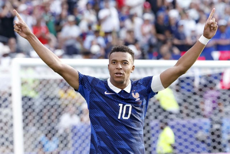 Mbappe Çin xalqından üzr istəyib