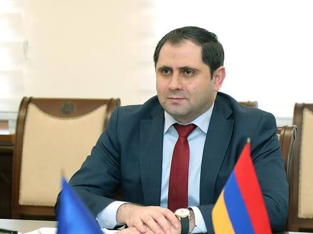 Ermənistanda seçki məğlubiyyəti müdafiə nazirinin mövqeyini zəiflədib
