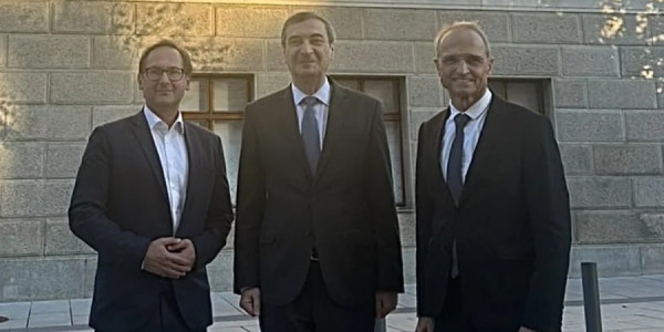 Azərbaycan, Türkiyə və Avstriya arasında siyasi təmaslar müzakirə olunub
