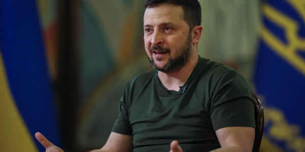 Zelenski Finlandiya və Norveç liderlərinin Putinlə danışıqlarını dəstəkləyib