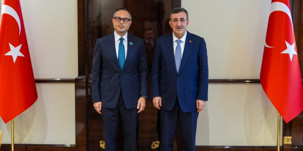 Ramil Həsən Cevdet Yılmazla Azərbaycan-Türkiyə münasibətlərini müzakirə edib
