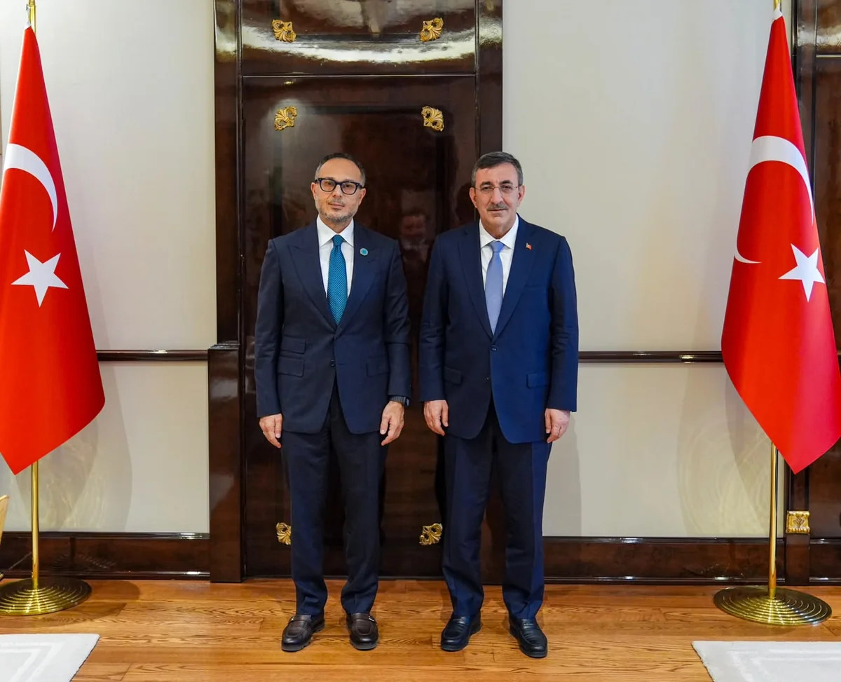 Ramil Həsən Cevdet Yılmazla Azərbaycan-Türkiyə münasibətlərini müzakirə edib