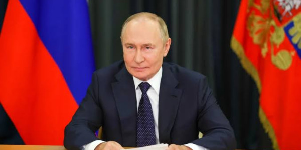 Putin Afrikaya bloklana bilməyən rəqəmsal valyuta sistemi təklif edib