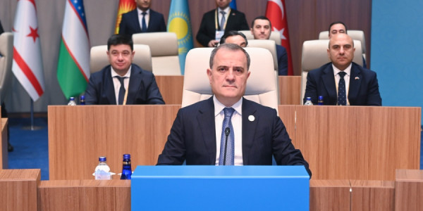 Ceyhun Bayramov türk dövlətləri arasında hərbi əməkdaşlığın gücləndirilməsinə çağırıb