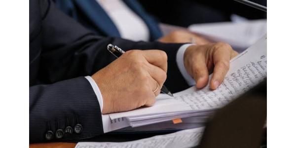 Yeni Məcəllə dövlət qulluqçularına nə vəd edir? -